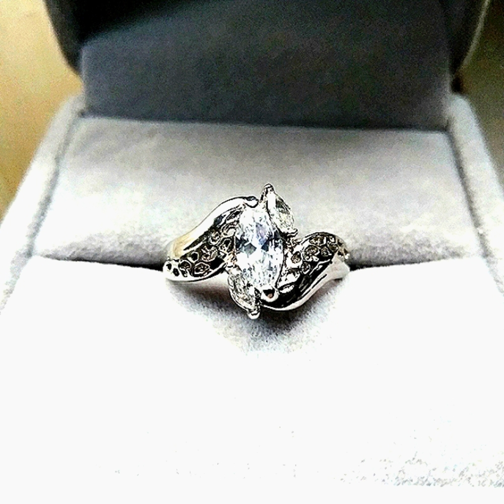 3 Stone Ring